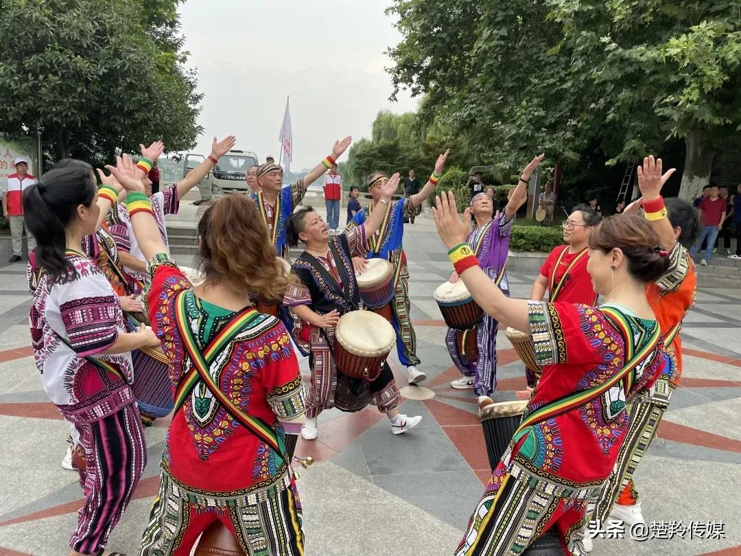 姚明2米36巨人,2米34巨人比姚明还高