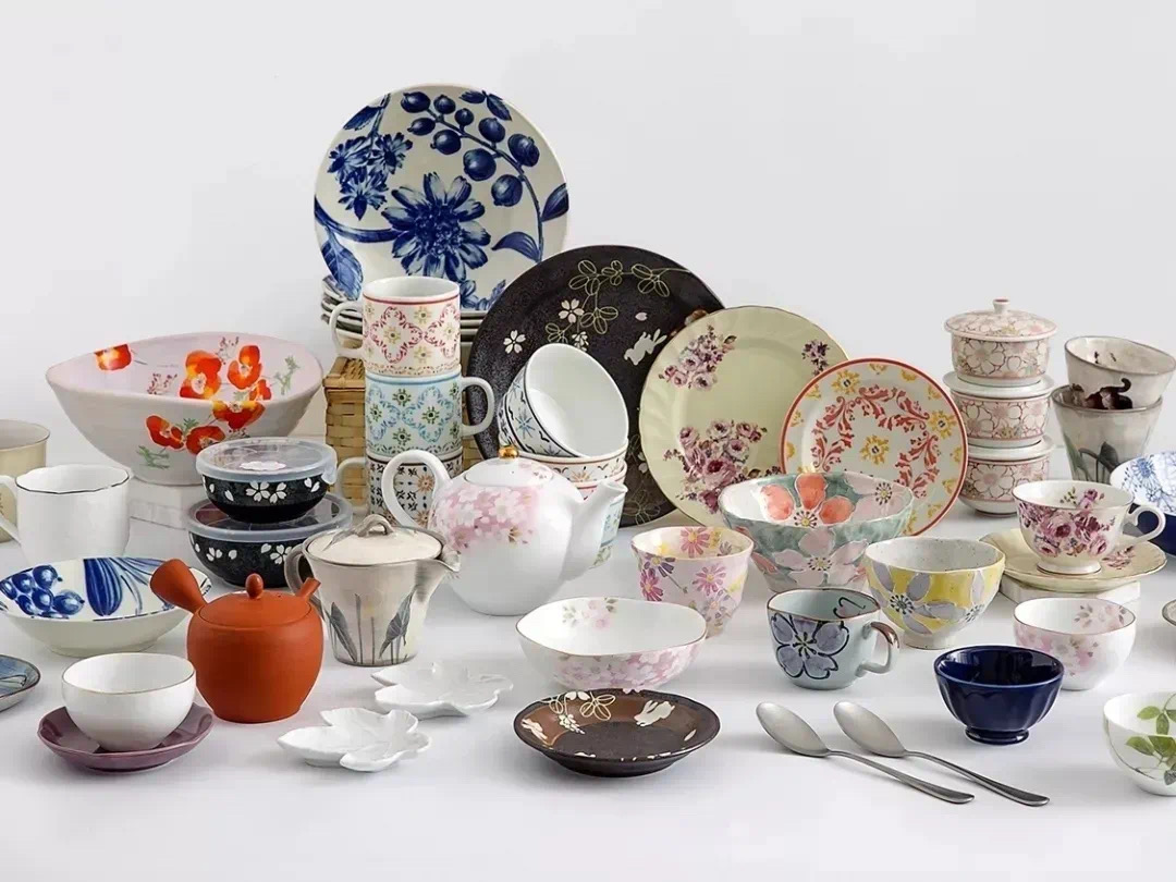 日本陶瓷工艺品,日本陶瓷和中国陶瓷的区别