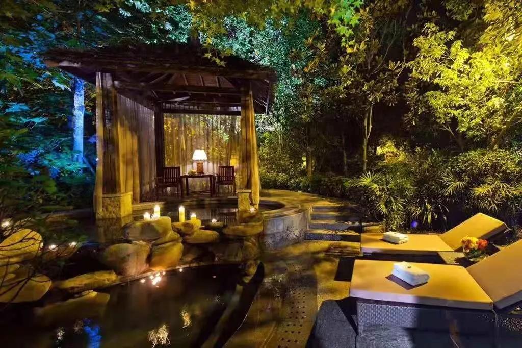 又降温最低2°C！会耍的成都人都去泡温泉了，不到百元畅玩一整天