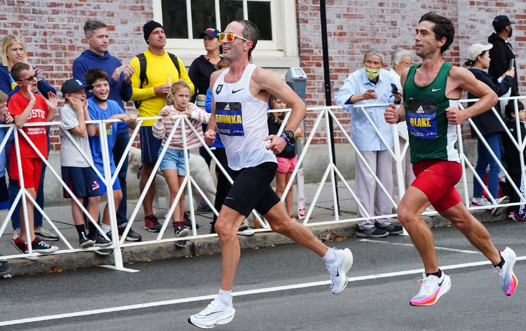 马拉松运动员都穿什么牌子的跑鞋,公认脚感最好的10双跑鞋马拉松