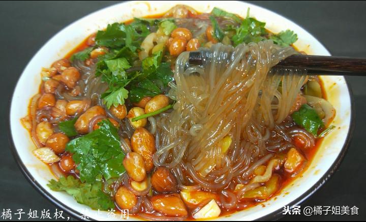 想吃正宗酸辣粉很简单,想吃酸辣粉要不要去买