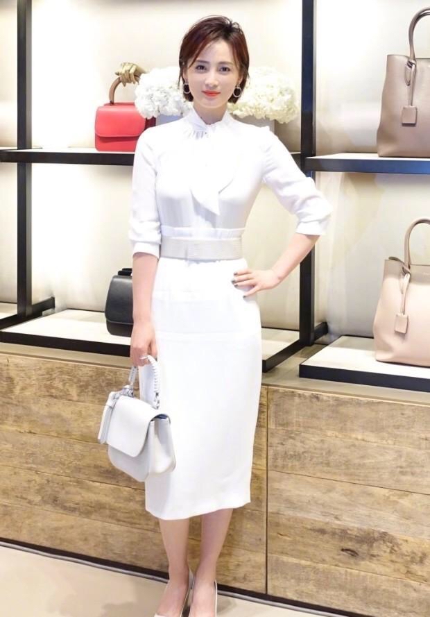 蒋勤勤45岁穿衣,46岁蒋勤勤穿搭