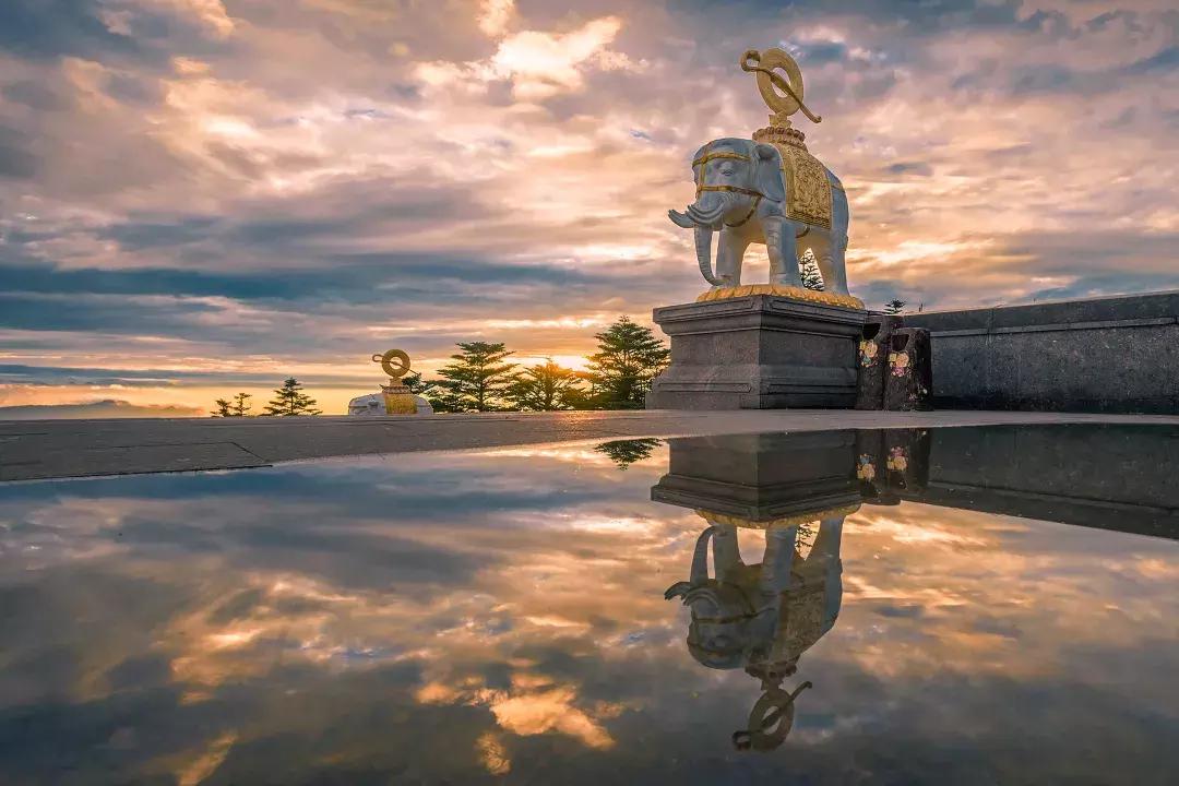 冲着金顶去峨眉山，最后跪着给这10个景点打五星