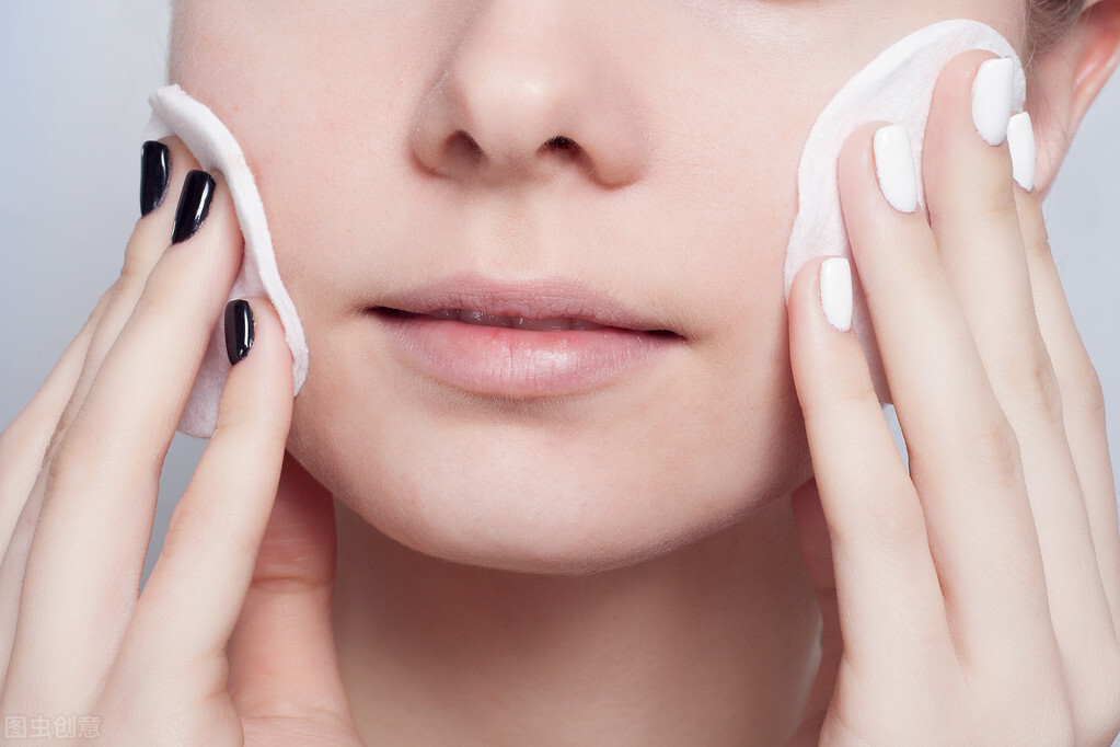 涂完乳液脸上出油怎么办,涂了乳液很油怎么办