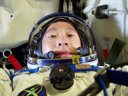 中国人“吃*片鸦**”才能造火箭？聂海胜：我们吃椒麻鹅和宫保鸡丁