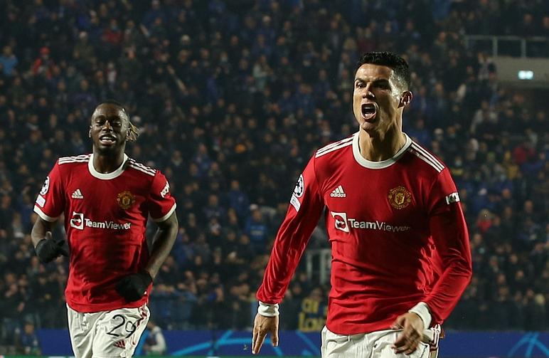 欧冠之神！两次补时进球助曼联拿到1分，足坛赞美C罗的一天又来了