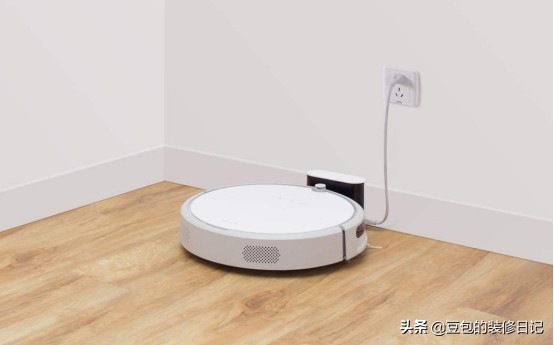 一千以内的智障扫地机,机器人扫地机好用还是吸尘器好用