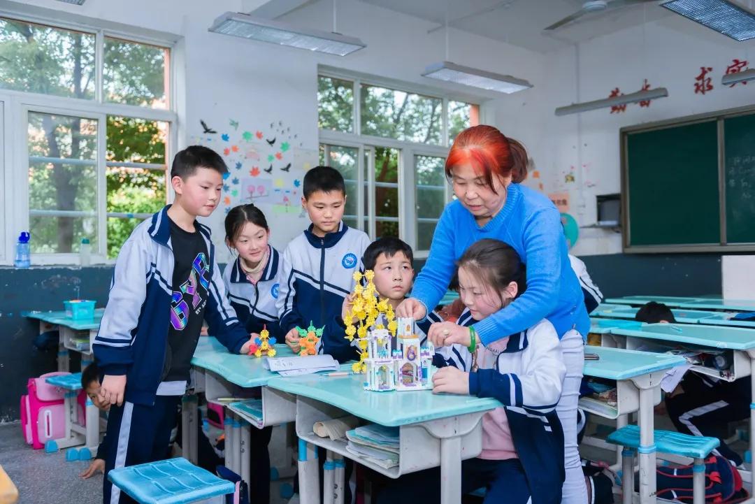 足球、跆拳道、葫芦丝、舞蹈唐河育才实验学校兴趣班趣味无极限