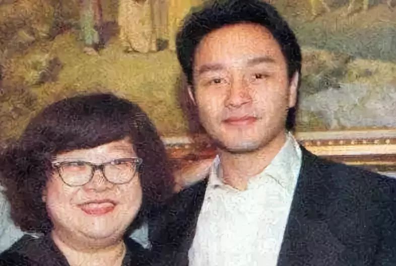 香港卫视中文台沈殿霞节目,tvb沈殿霞葬礼发言