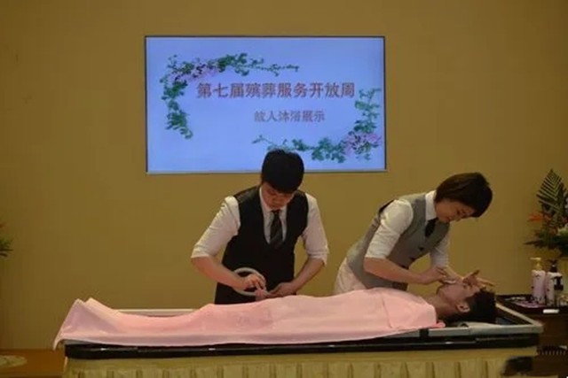 一位80后入殓师的忠告：不能用手直接触摸遗体，就算是亲人也不行