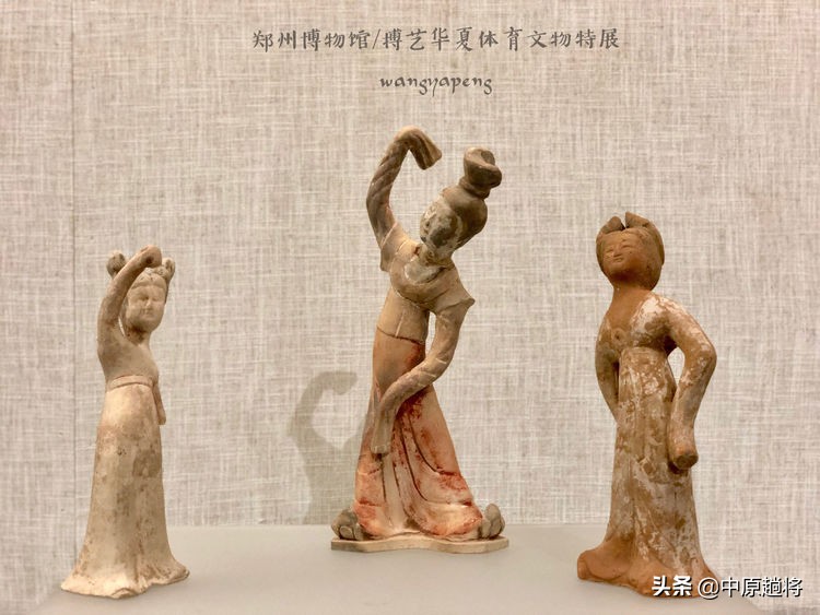 中国古代踢足球,原来古代是这样踢足球的
