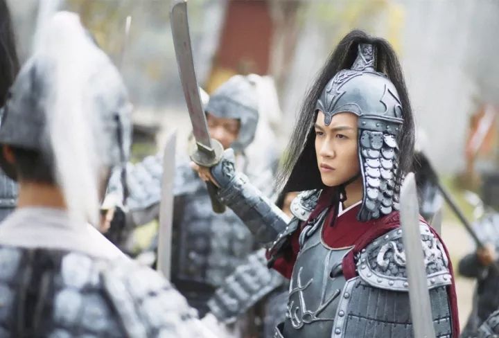 学模特跟爵士哪个有前途,学模特的好处有哪些