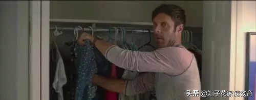 狠心爸爸“抛弃”失明女儿，背后真相令人泪崩......