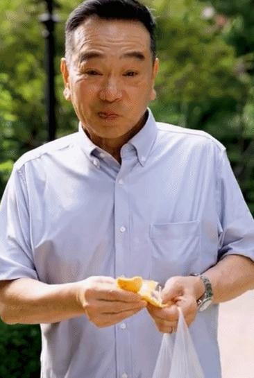 老戏骨直播间道歉视频,直播被骂哭的老戏骨