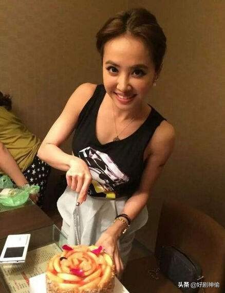 蔡依林露腰装照片,40岁蔡依林能有多敢穿