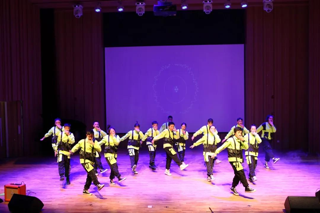 新学期新气象学校精心准备迎开学,新学期校园新气象