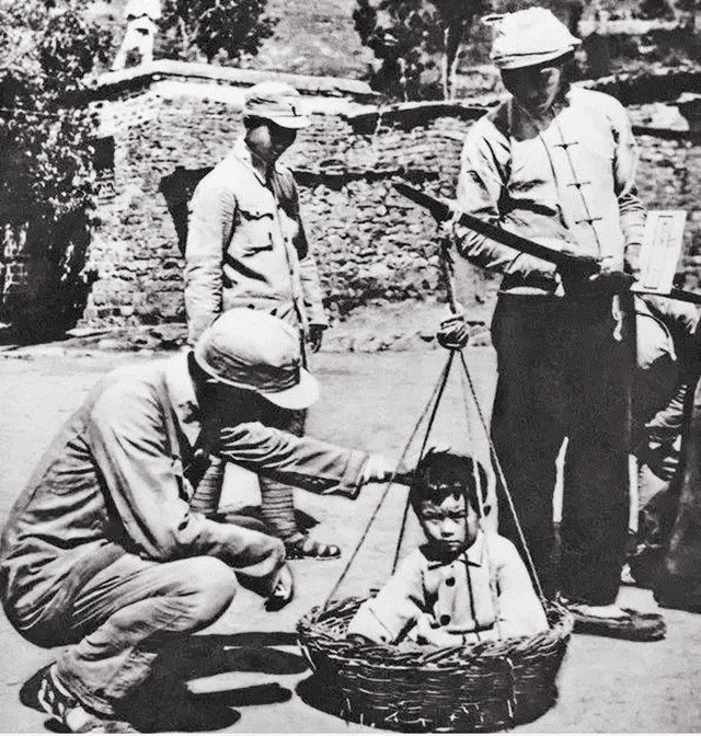 电视剧聂荣臻送还日本小姑娘过程,电视剧聂荣臻寻找日本小姑娘视频