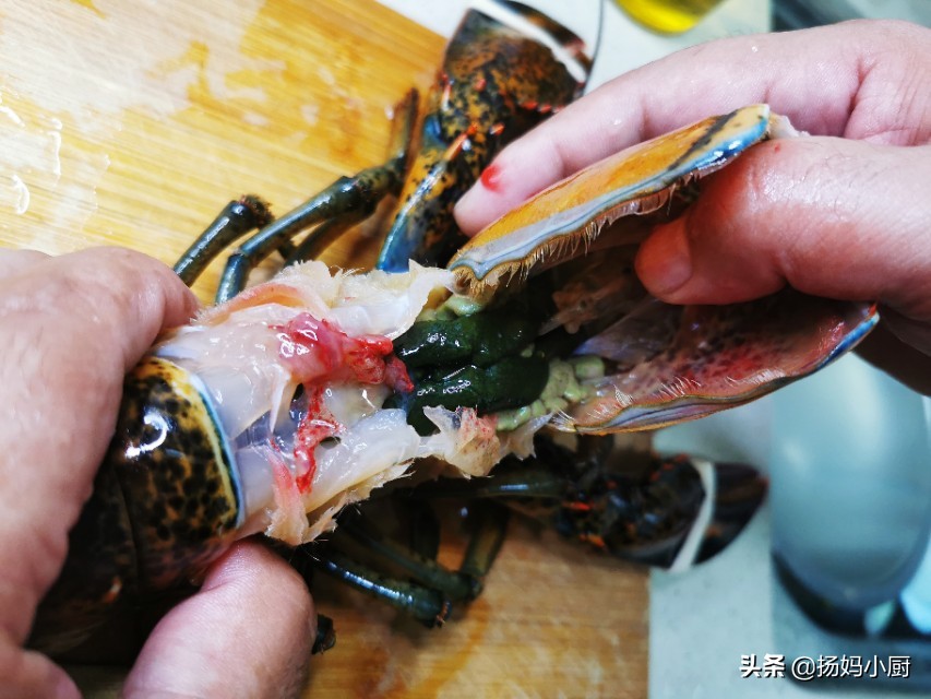 蒜蓉波士顿龙虾的清洗处理方法,清洗干净蒜蓉龙虾的正宗做法
