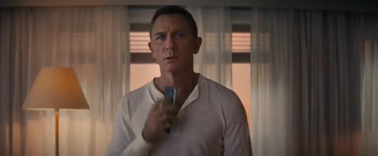 欢乐回归！《小黄人2》首曝超级碗预告；尹正蒋梦婕恋情曝光