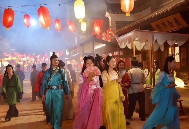 古代没有电，天黑人们就要睡觉？其实他们比你想象中要会玩得多