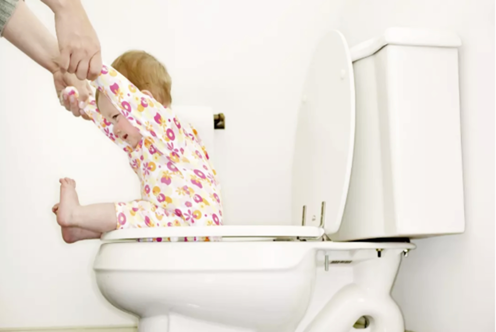 为啥孩子不在幼儿园拉臭臭？四个“苦衷”要理解，学会正确引导