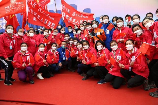 鑻遍泟褰掓潵妯辫姳鏈夌害,妯辫姳鐩涘紑鑻遍泟褰掓潵瀹屾暣瑙嗛