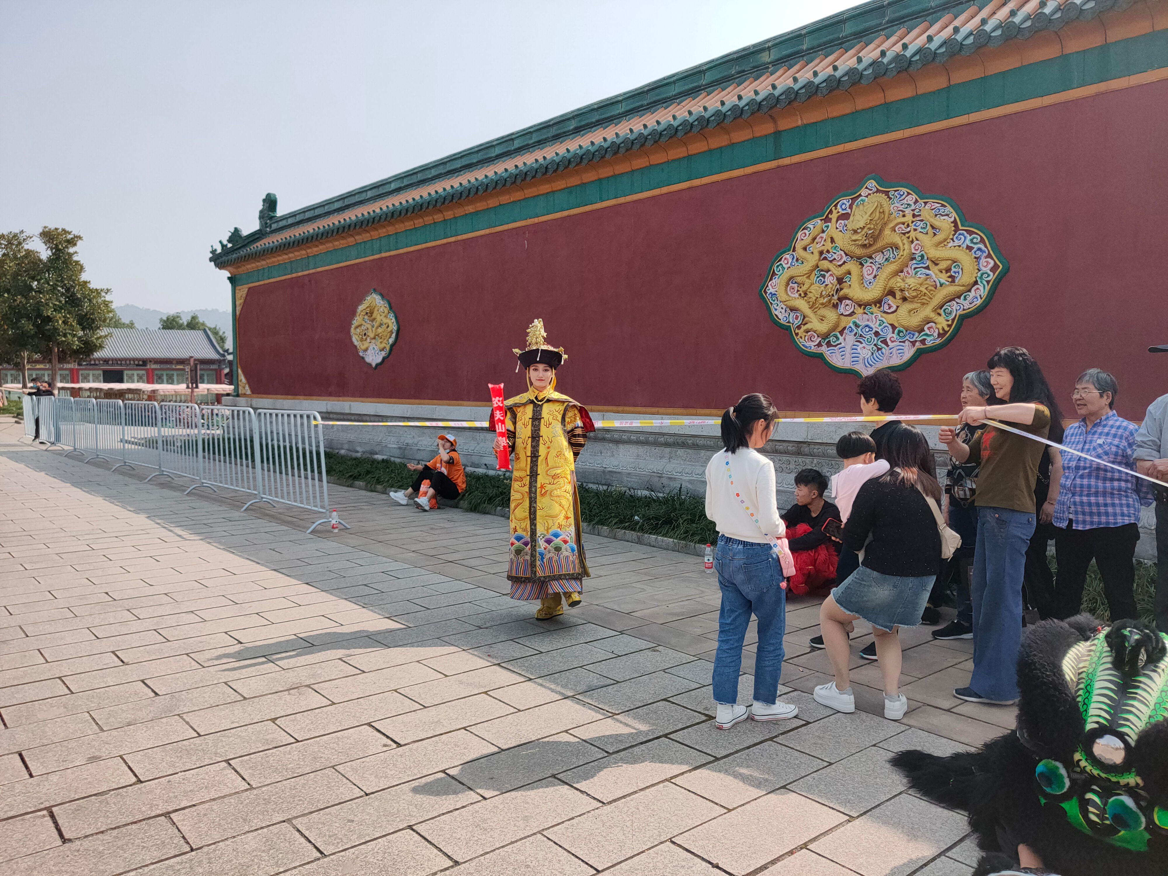 首个全马2022年超燃视频,横店马拉松2023全马颁奖直播