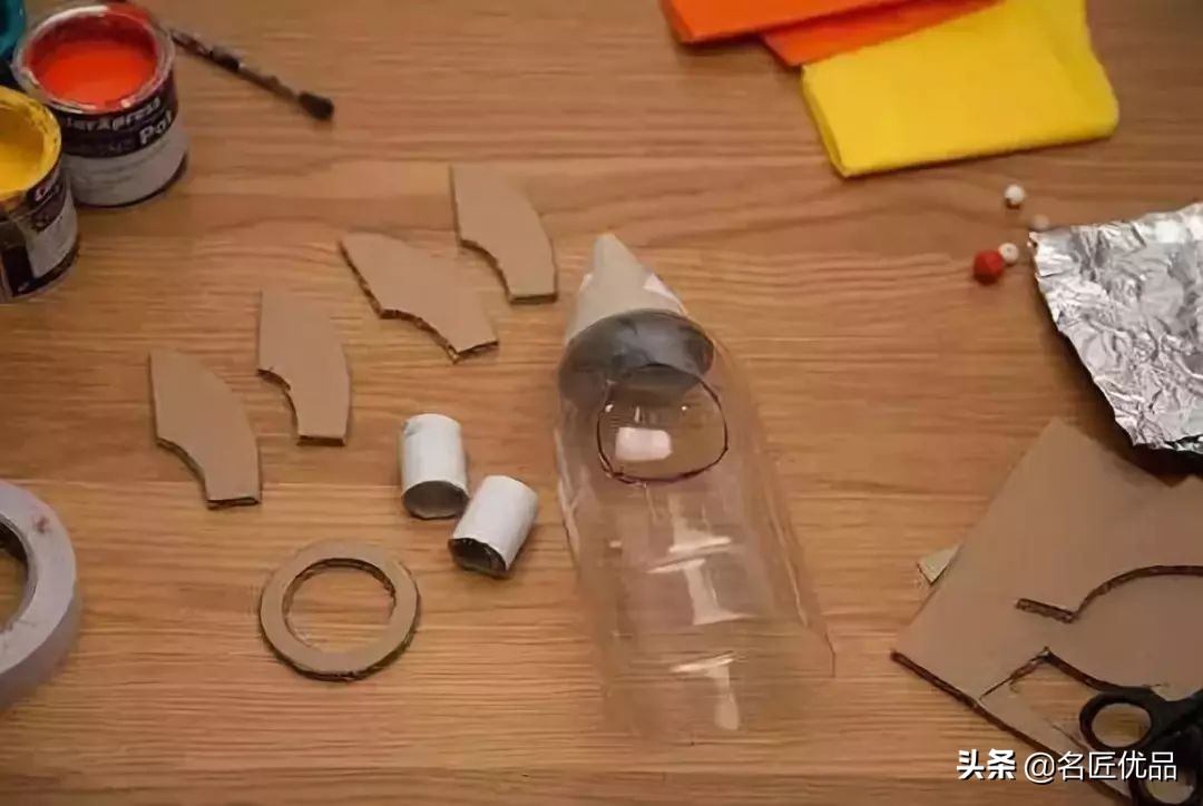 变废为宝矿泉水瓶手工制作机器人,废矿泉水瓶利用手工制作大全图片