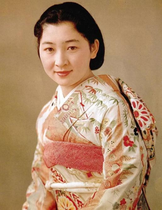 良子皇后为什么不喜欢美智子,良子皇后眯眯眼