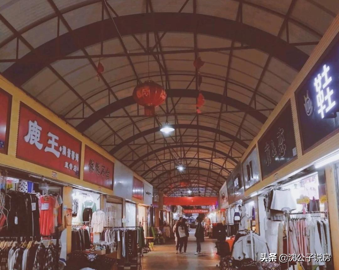 以前的虎泉夜市,曾经热闹非凡的虎泉夜市