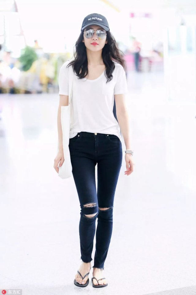 穿拖鞋还能有高品味？时髦又舒适堪比匡威，网友：匡威都out了