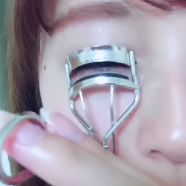 怎样才能夹出翘睫毛,怎样夹出自然的睫毛