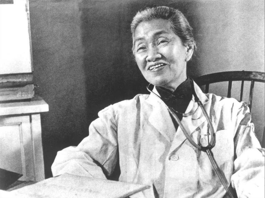 建国后,妇科医生劝*颖超邓**生娃,*颖超邓**思索后,为何说算了吧?