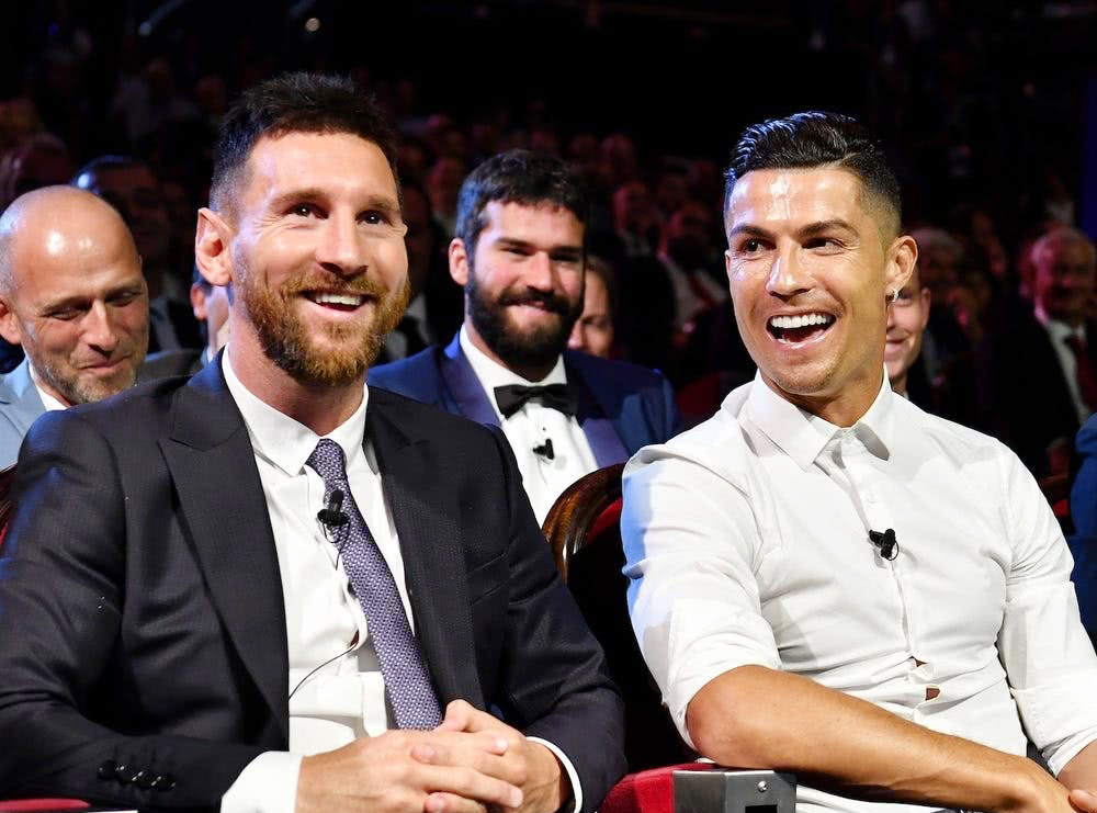 c罗梅西巅峰对决两人各进两球,梅西c罗同框时刻