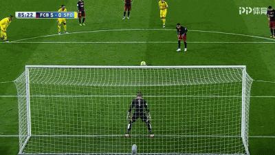 内马尔罚点球方式,内马尔罚任意球姿势图片