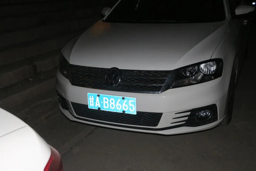 占用消防通道的车主应该怎么处罚,占用消防通道的私家车被拖走