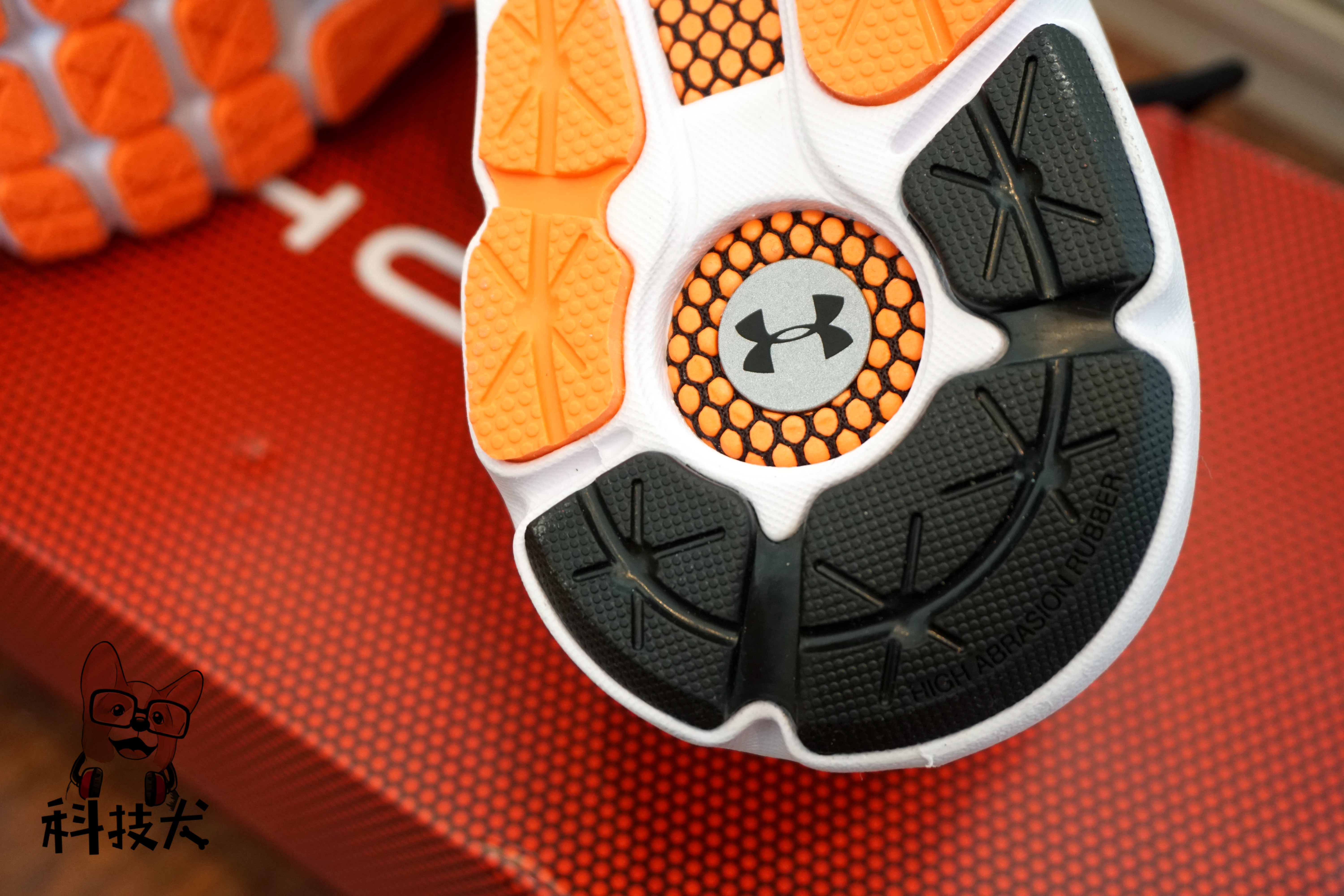 uahovrinfinite跑鞋,uahovrinfinite2芯片跑鞋