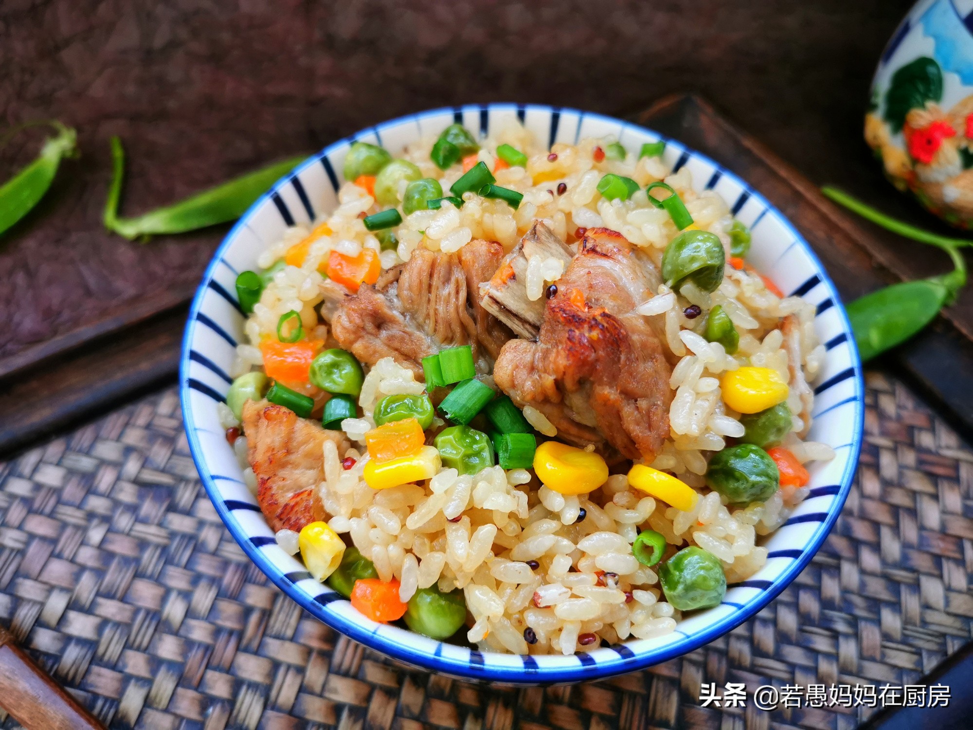 排骨焖饭怎么做有锅巴,排骨焖饭简单美味食材轻松准备