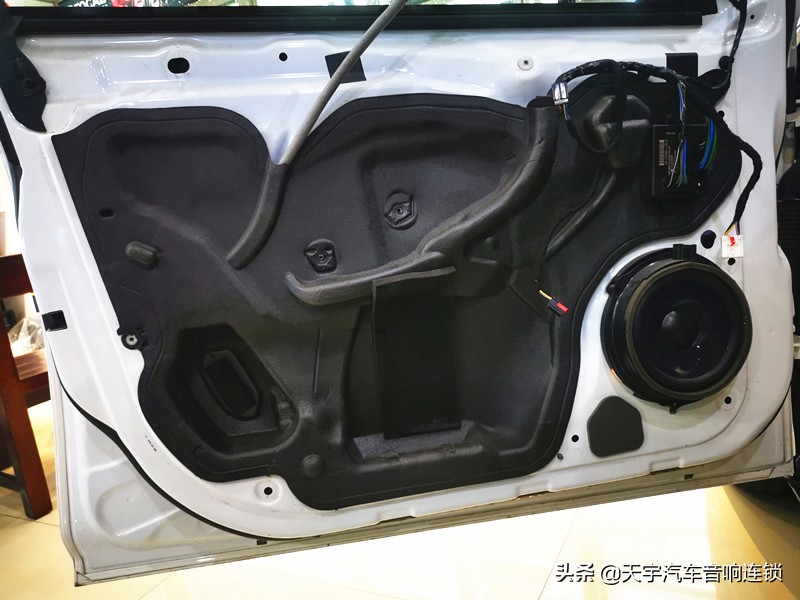 两厢福特福克斯音响,激情驾驭