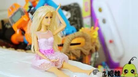 妈妈晒出家里的十二个女儿,妈妈晒出两个女儿