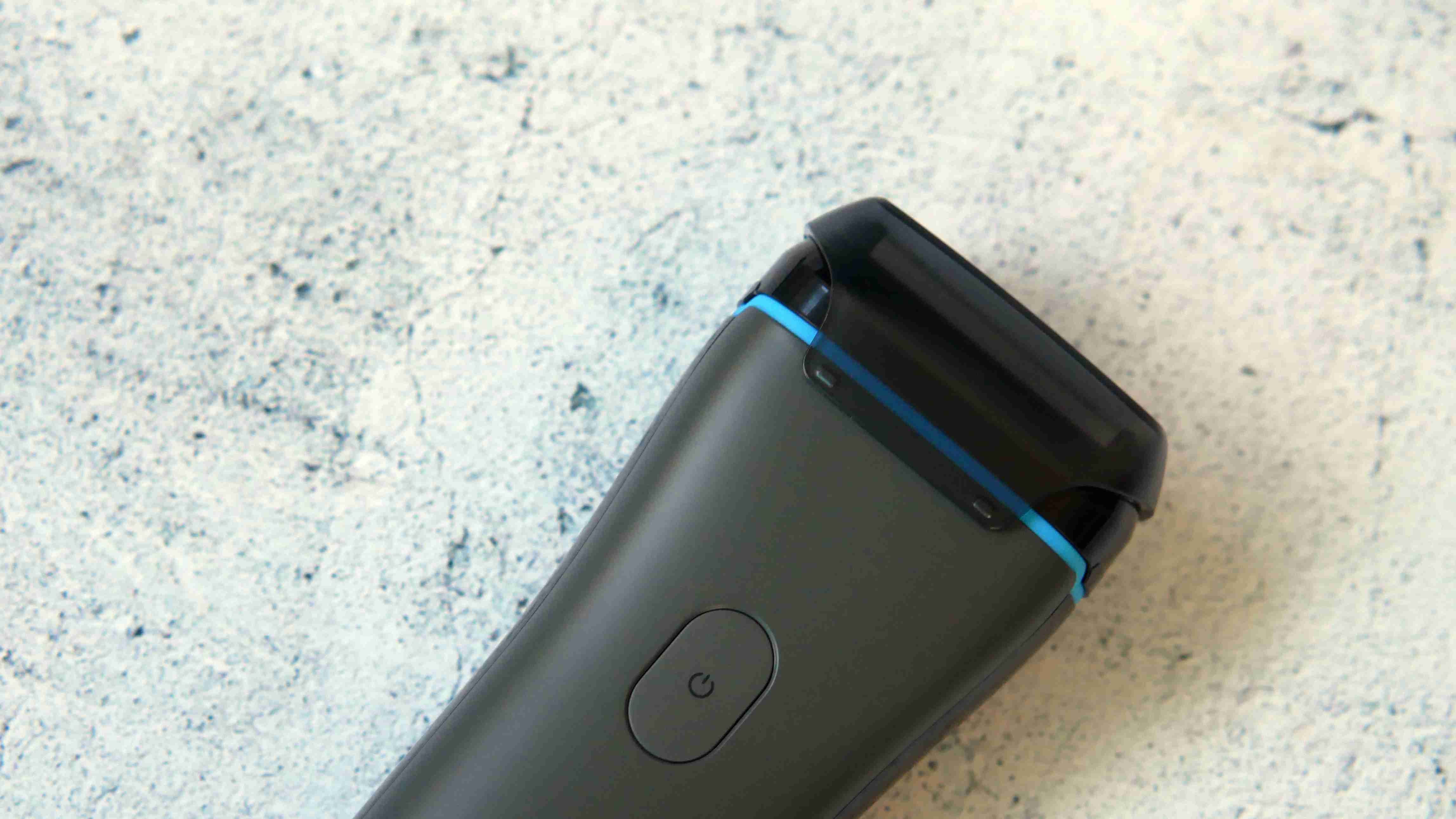 国产剃须刀终于有个能打的了，博朗松下措手不及