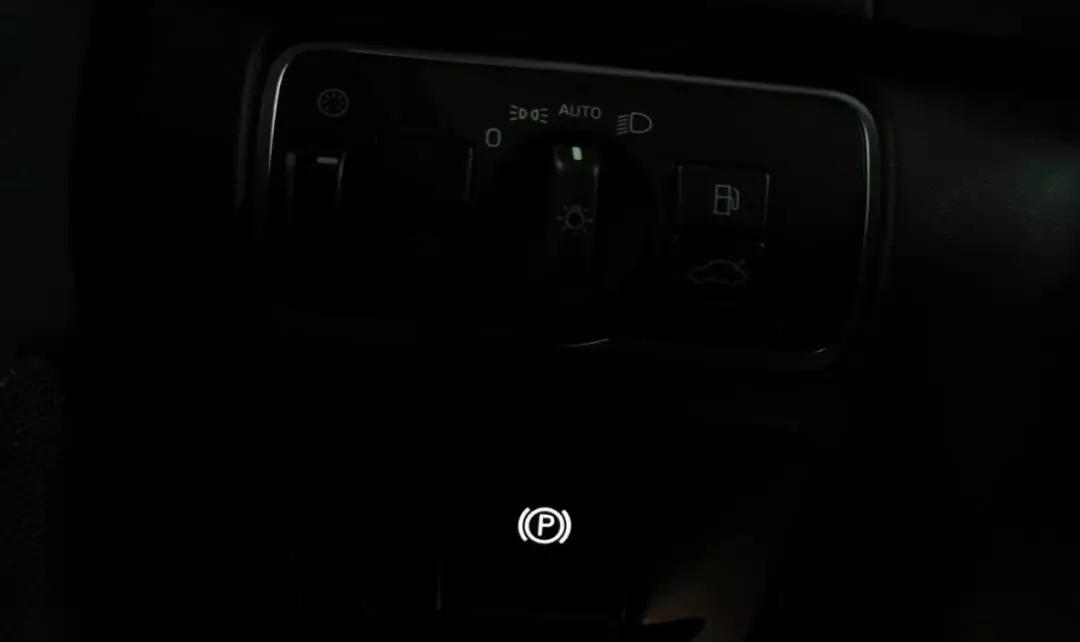 开了1年的沃尔沃s60,开了三年的沃尔沃s60还值多少钱呢