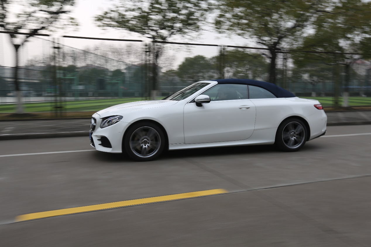 自有格调优雅随行试驾奔驰E2004MATIC敞篷轿跑