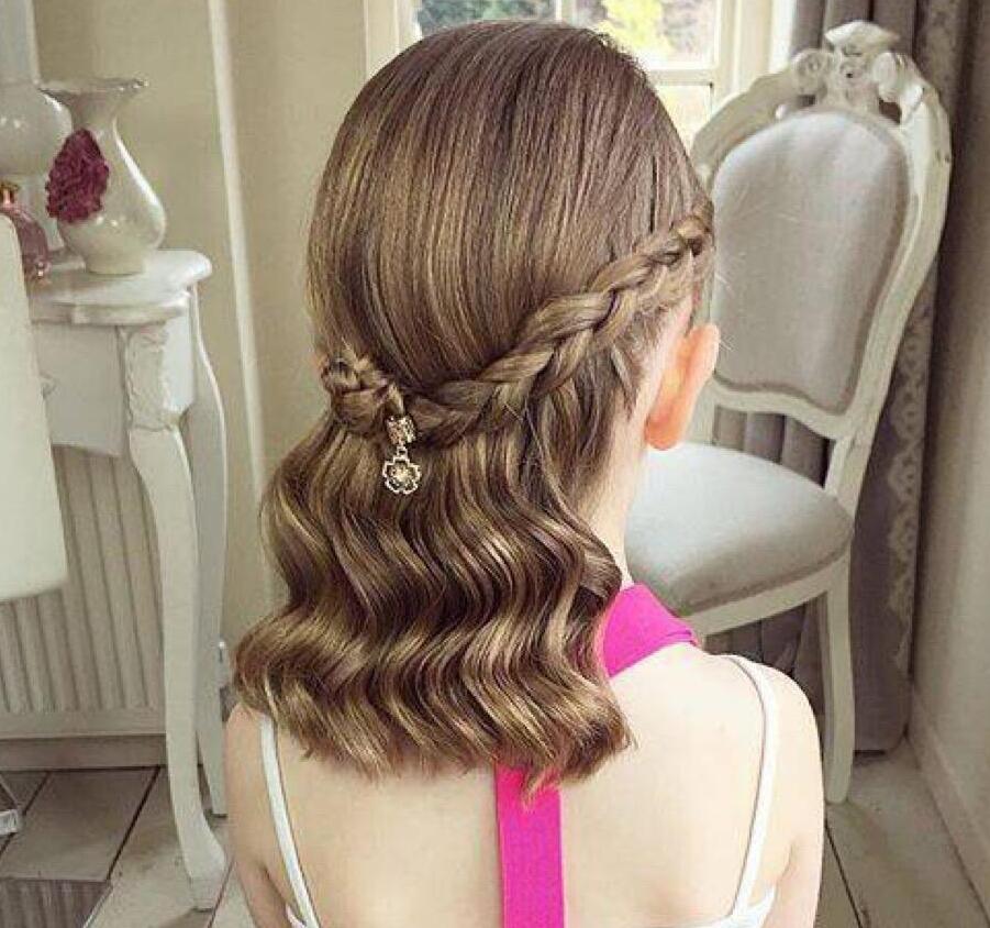 时尚新潮小公主发型扎法图,怎么扎可爱的又美丽的公主发型