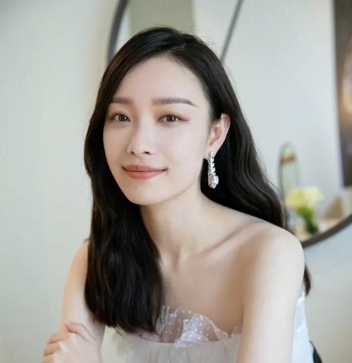 为啥相同的穿搭自己不穿不好看,同样的穿搭为什么别人穿更好看