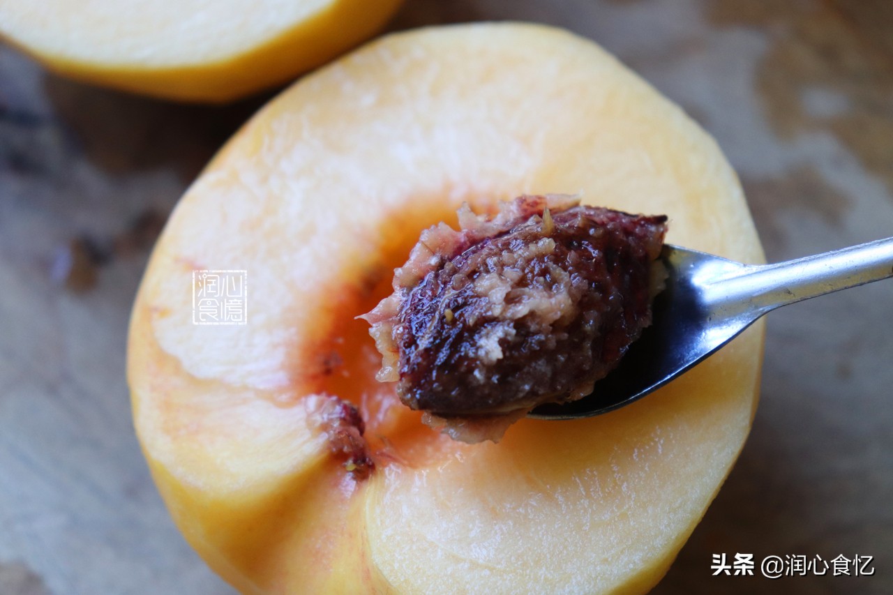 自制黄桃罐头煮和蒸之前，都不能少了这一步，怪不得桃肉酸坏得快