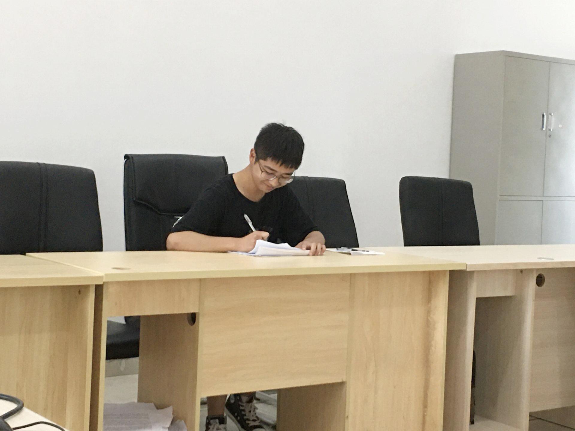 嗨！有关商院，学姐学长们有话说