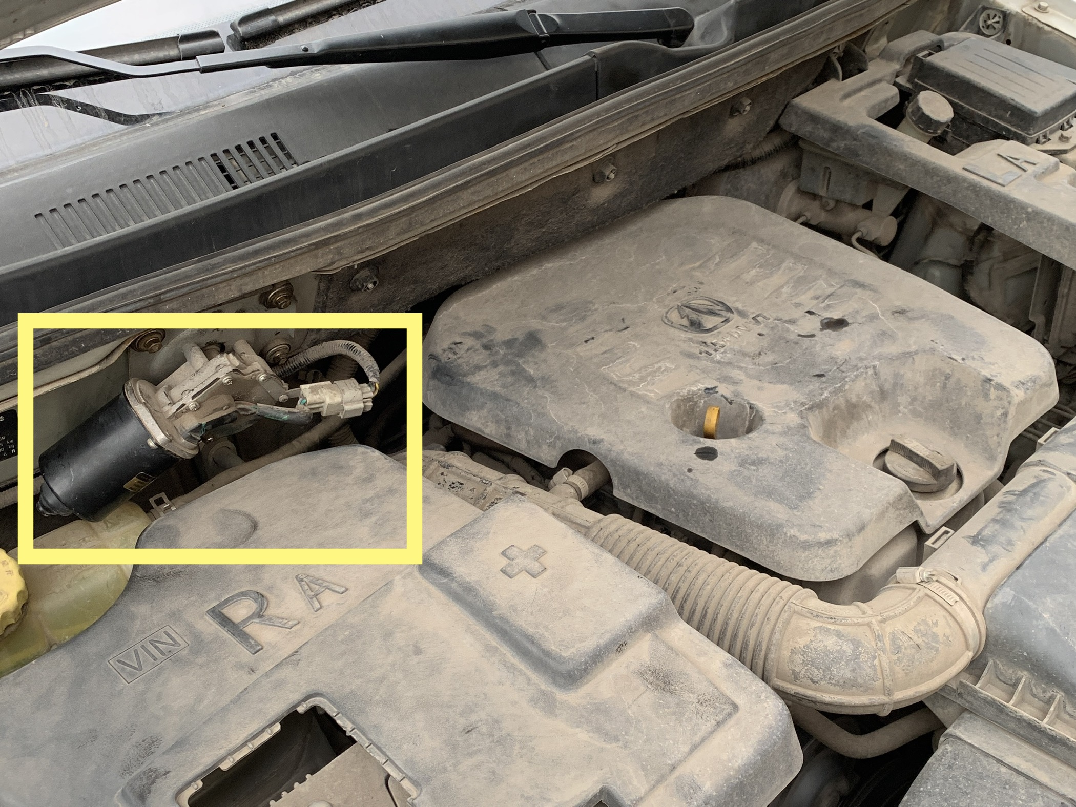 汽车雨刷器卡住了,雨刷臂压不住玻璃