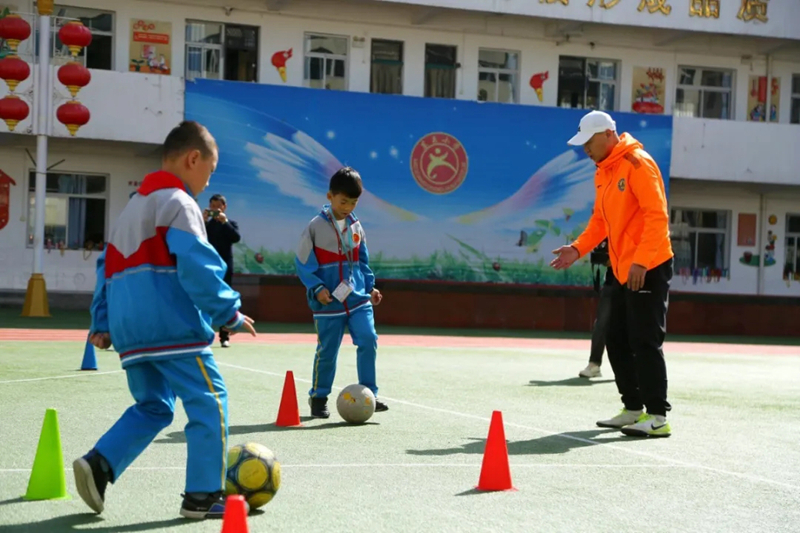 让体育梦想生根发芽省体育健康行“五进”活动走进眉县