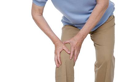 老年人腿疼、走不动路别大意，可能和腰椎管狭窄有关